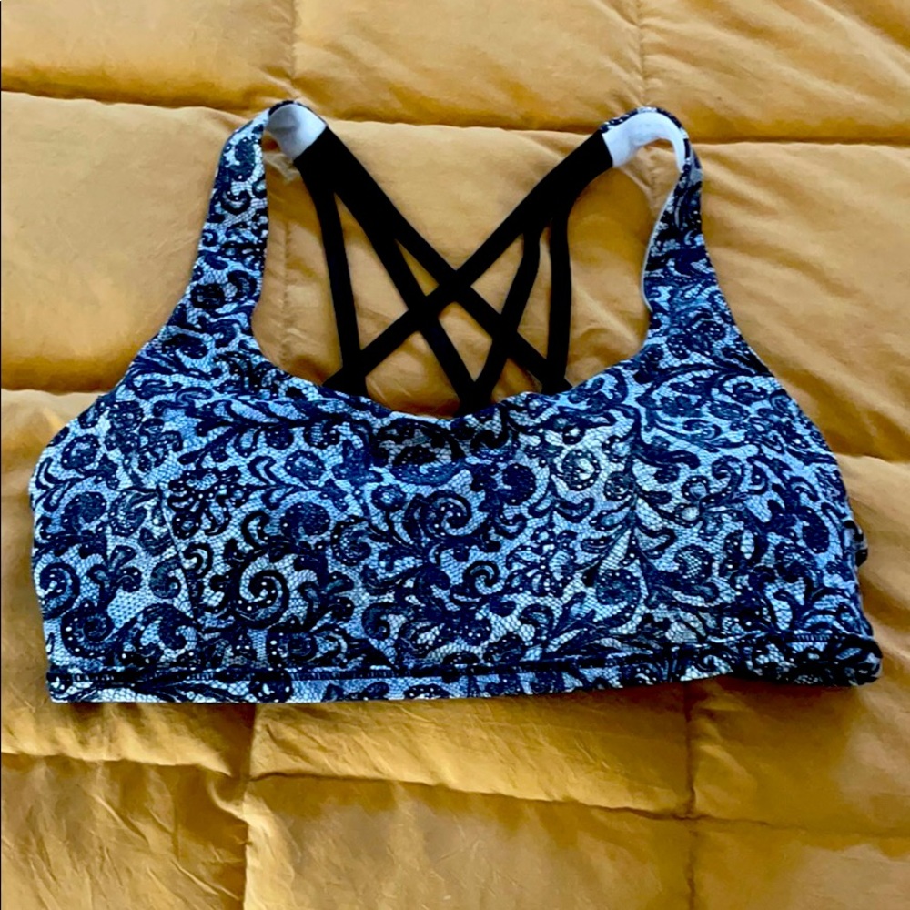LuLu Lemon crisscross Bralette (8) floral lace b/w